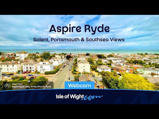 ワイト島 ライドから望むソレント海峡（廃教会を改築したコミュニティハブAspire Rydeの高所から）