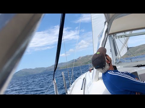 Restoring Talitha Ep. 81 - Sailing the Whitsunday’s - Calm before the storm (Day 4)