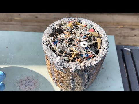 Mixed metals meltdown - melting electrical terminals and other bits and bobs ( scrap to stack )
