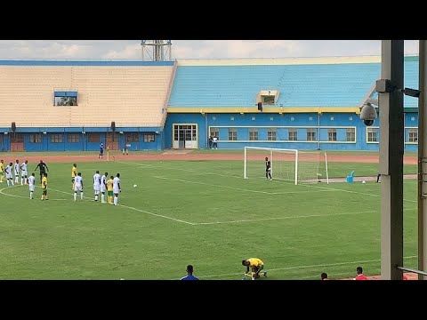 🔴 HT: Rwanda 1-0 CAR Friendly Game watch Captain of #Amavubi missed a penalty in Half Time