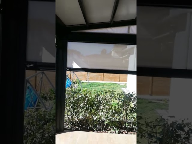 Vídeo relacionado con Ollewiellan Toldo vertical exterior de 150 x 305 cm, extensible | Toldo vertical con manivela sin agujeros | Protección visual de balcón y protección contra el viento para jardín y terraza, antracita