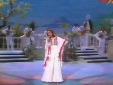 Nana Mouskouri (Feat. Costas Dourountzis) - "Greek medley" on German TV (1983)