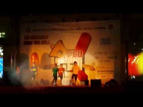 141213 Candy (H.O.T) + Bar Bar Bar (Crayon Pop) - KDC @ FTU's Golden Bell 2013