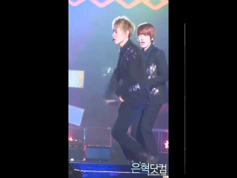 [111231][FANCAM] Mr. Simple_Eunhyuk focus