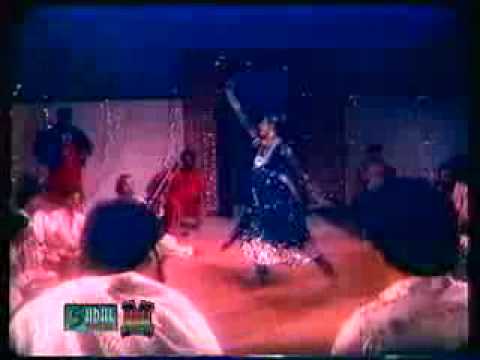 Noor Jahaan jere sheeshe noon thukrande ne.flv