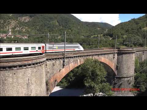 EUROCITY E INTERCITY IN TRANSITO SUL PONTE A ISOLA DEL CANTONE. (GE) SAB. 25 - 7 - 2020.