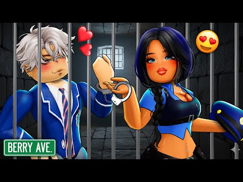 I’m Living with My ROOMMATE?! | Berry Avenue Story