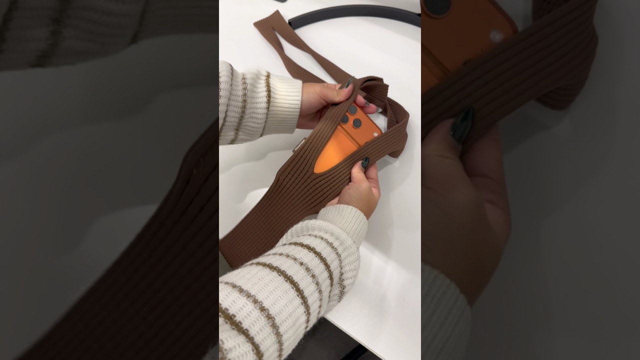 Unboxing Apple’s Long $230 iPhone Pocket in Cinnamon 🤎🐻