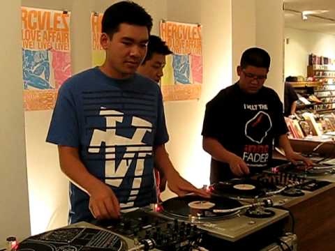 DJ Philly DJ Denkym DJ JonTran Innofader scratch @ Turntable Lab LA