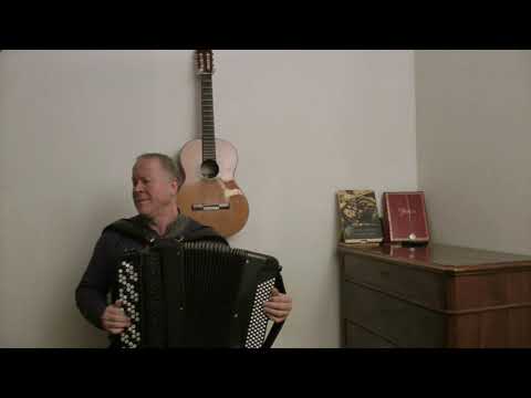 Outside the window, the bird cherry sways (Под окном черёмуха колышется)