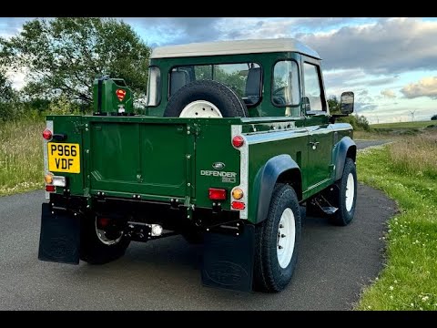 Rebuilding an old Defender 90 in 24 hours