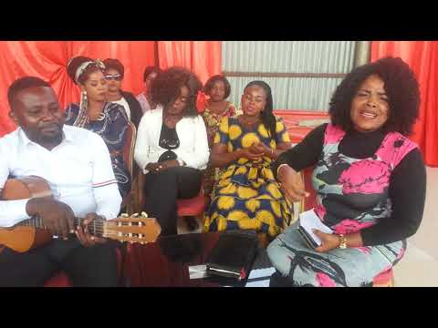 Le groupe GOSPEL en action a reçu le Fr pishou mbaki