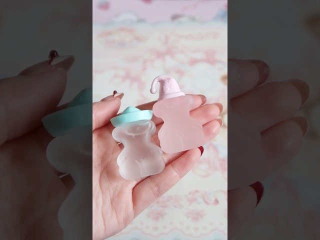 Vídeo relacionado con Set 3 Mini perfumes Baby Tous mujer miniaturas originales de colección: marinero, a dormir y bufón EDC 3 uds x 4,5 ml.