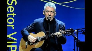 Chico Buarque canta "Massarandupió" no show "Caravanas" em São Paulo (28/02/18).