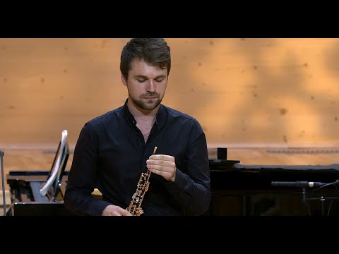 Telemann: Fantasia No. 2 in a minor for oboe | Juri Vallentin