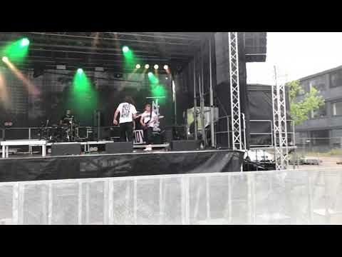 HHU - Gruppe "NMAC": hammerhart beim Sommerkult Festival 2018