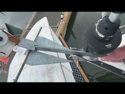 Island Sailing's Newport 28 MKII anchor dog system.