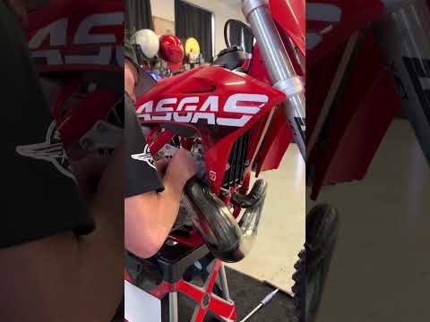 Wizards 2 Stroke Tuesday Tech Tip: Installing FMF System on 2023 GasGas MC250