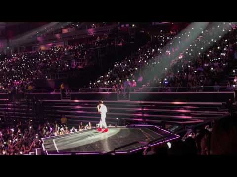 [FANCAM] 170402 The EXOrDium in Singapore - Girl X Friend