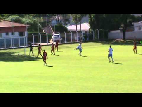 07/04 - Sub 15 - Grêmio Prudente 3x2 Marília - Bandeirinha derrapa e bate na Bandeira de Escanteio
