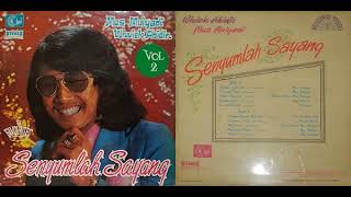 Download lagu Mus Mulyadi 'Senyumlah Sayang' mp3