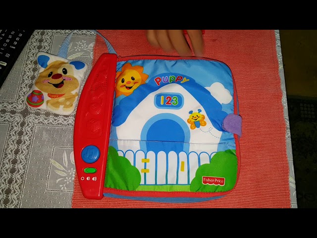 Vídeo relacionado con Fisher-Price Libro blandito sensorial de Las Estaciones Juguete para bebés, Actividades para Realizar Boca Abajo, 4 páginas de Juegos entretenidos, para bebés a Partir de 0 Meses, JKP53