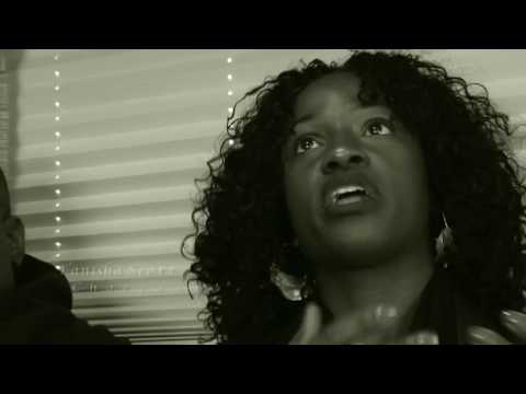 SPRAGGA BENZ "WHO INNA DI MIDDLE"INFONT OF DI SCENE