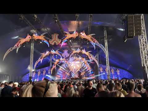 Ran-D & Endymion Ft. LePrince - Run From Reality