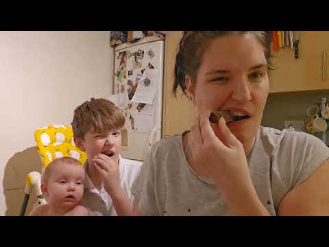 Snickers | Chocolate Shells Filled With Caramel Biscuit & Peanuts | Food Review | Iceland