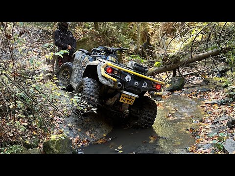 We're driving the Can-Ams through the mud at full throttle 😫🤬😁🫣