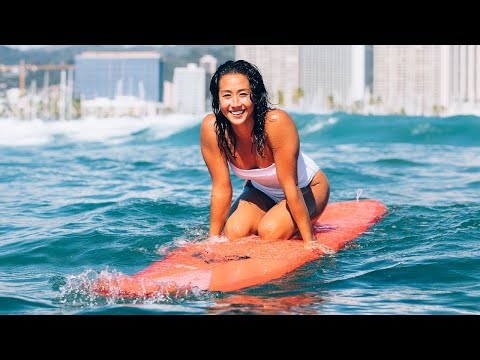 THE GIRLS OF SURFING - KELIA MONIZ