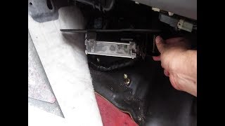Honda Insight: Where is the ECU?