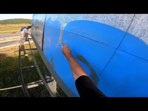 Billboard daylight Graffiti near busy road with Gardpam