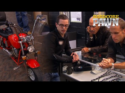 Seth Has His Eyes On Vintage Mini Replica Of A Harley Davidson Motorbike | Hardcore Pawn