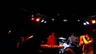 Pretty Girls Make Graves - Speakers Push The Air (Live)