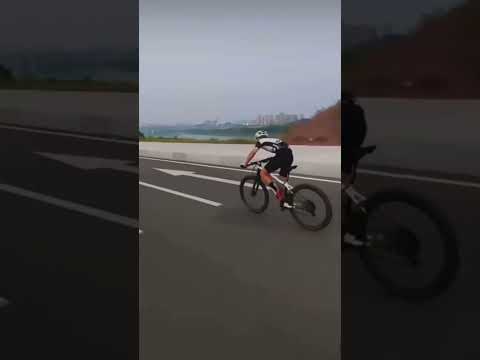 MTB  is faster than road bike 🔋🔌💥#shorts #cycling #power #sprint