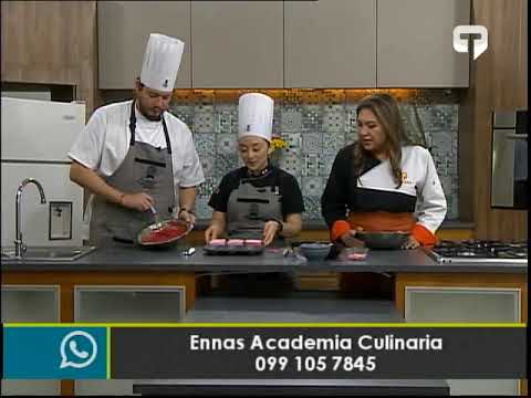 Hoy preparamos Cup cakes velvet con frosting de queso crema