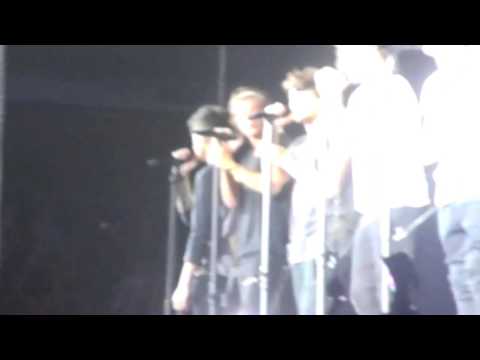 LOUIS GETS HIT BY A SHOE IN THE FACE, TMH TOUR 2013