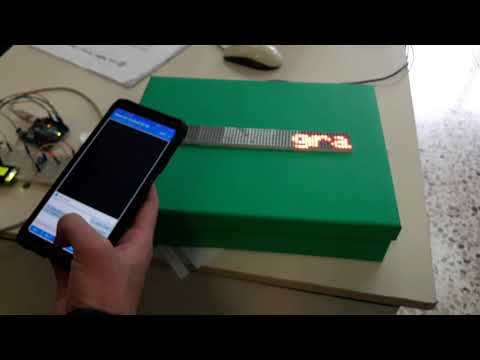 Insegna luminosa a matrici LED con scritta modificabile via bluetooth