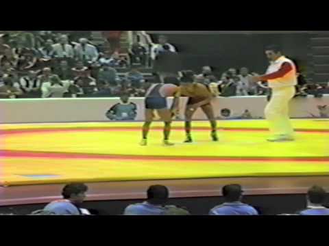 1986 Senior World Championships: 57 kg Haltmagin Battul (MGL) vs. China