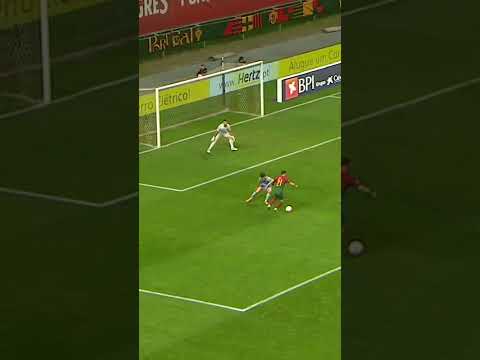 Unai Simón denies Diogo Jota! 💪