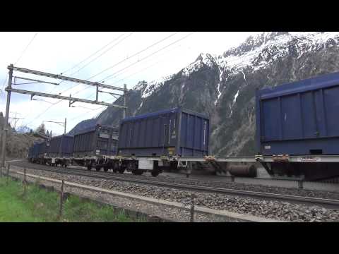 DOPPIA DI Re 4/4 - 6/6 CON CONTAINER + Re 4/4 IN SPINTA. WASSEN (CH) 25 - 4 - 2015.