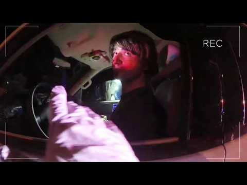 Police Pull Over A Man Covered In His Victim’s Bl**d