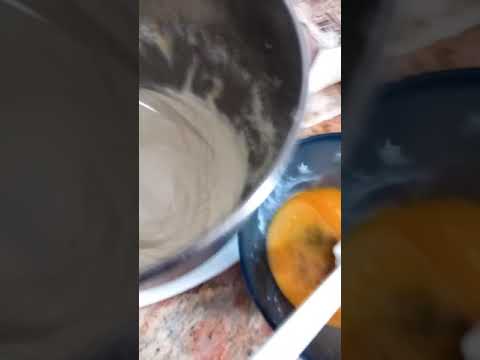 making a Vanilla cake #cup cakes 🍰