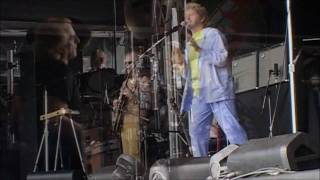 Yes In Glastonbury (2003) Part 1- Intro &amp; Siberian Khatru