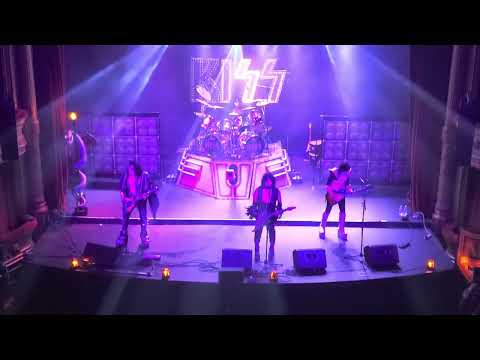 "LOVE GUN"  KISSTORY