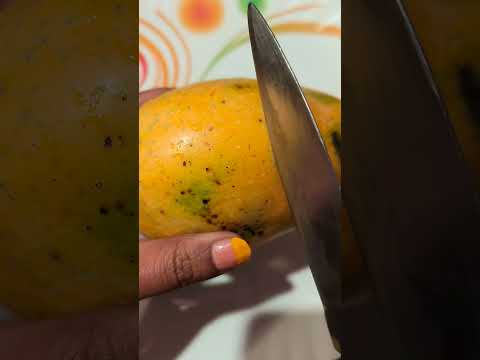 mango cutting 🥭#shorts#youtubeshorts#Rupika'S vlogs