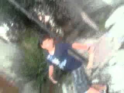 El primo cris kantando