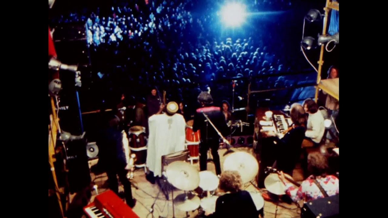 Traffic, Glastonbury '71, 'Gimme Some Lovin' - best Q on YT - YouTube