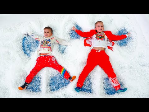 Vlad i Nikita świetnie się bawili, bawiąc się z mamą i Snowem w zimowym centrum zabaw!